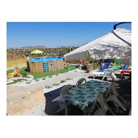 Panoramica Con Piscina *